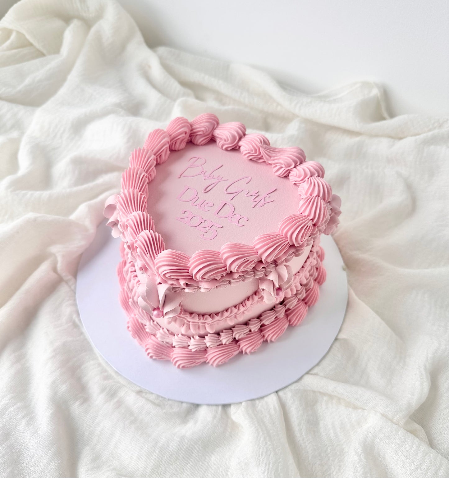 Mini vintage heart cake