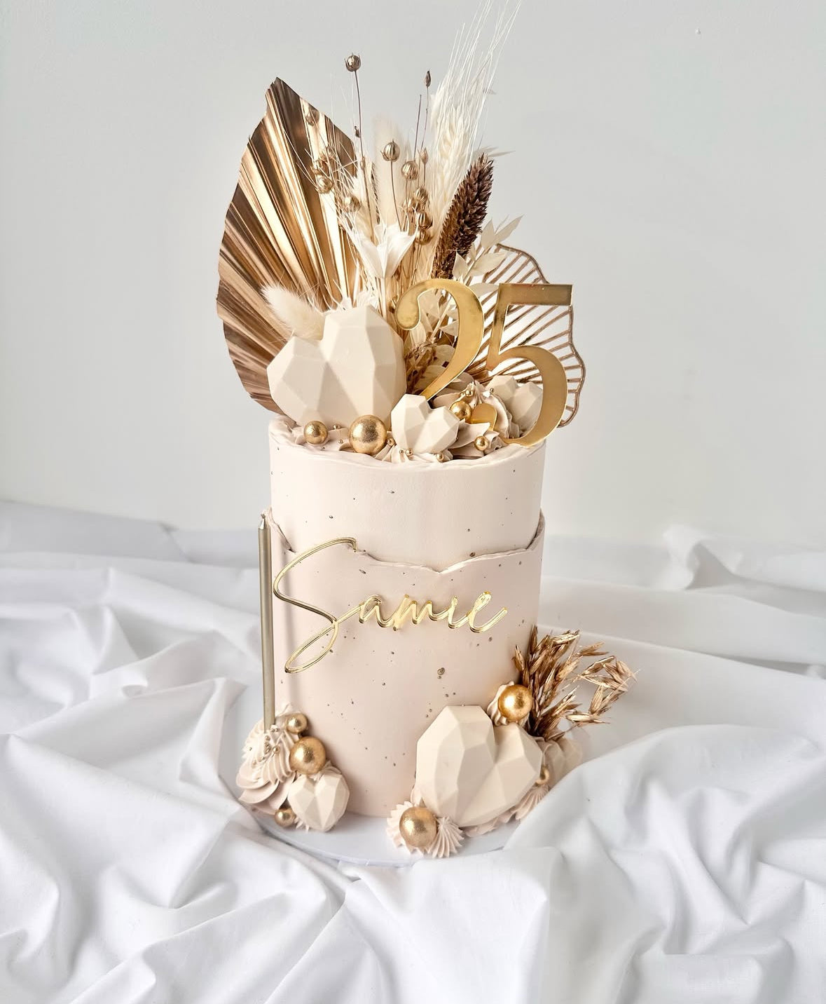 Dried flower cake