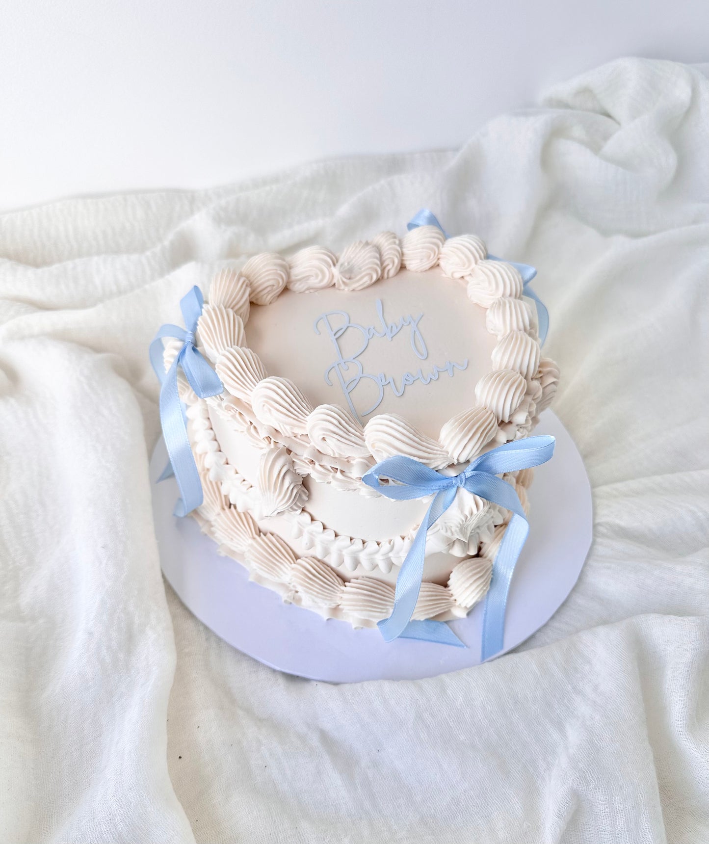Mini vintage heart cake