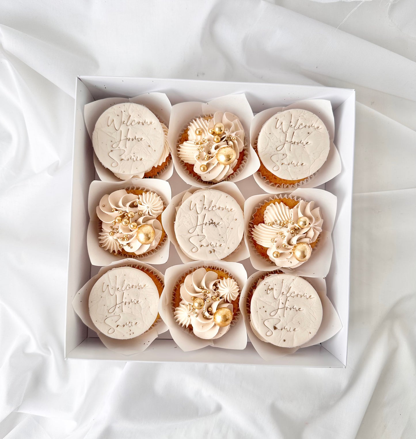 Cupcakes with fondant toppers