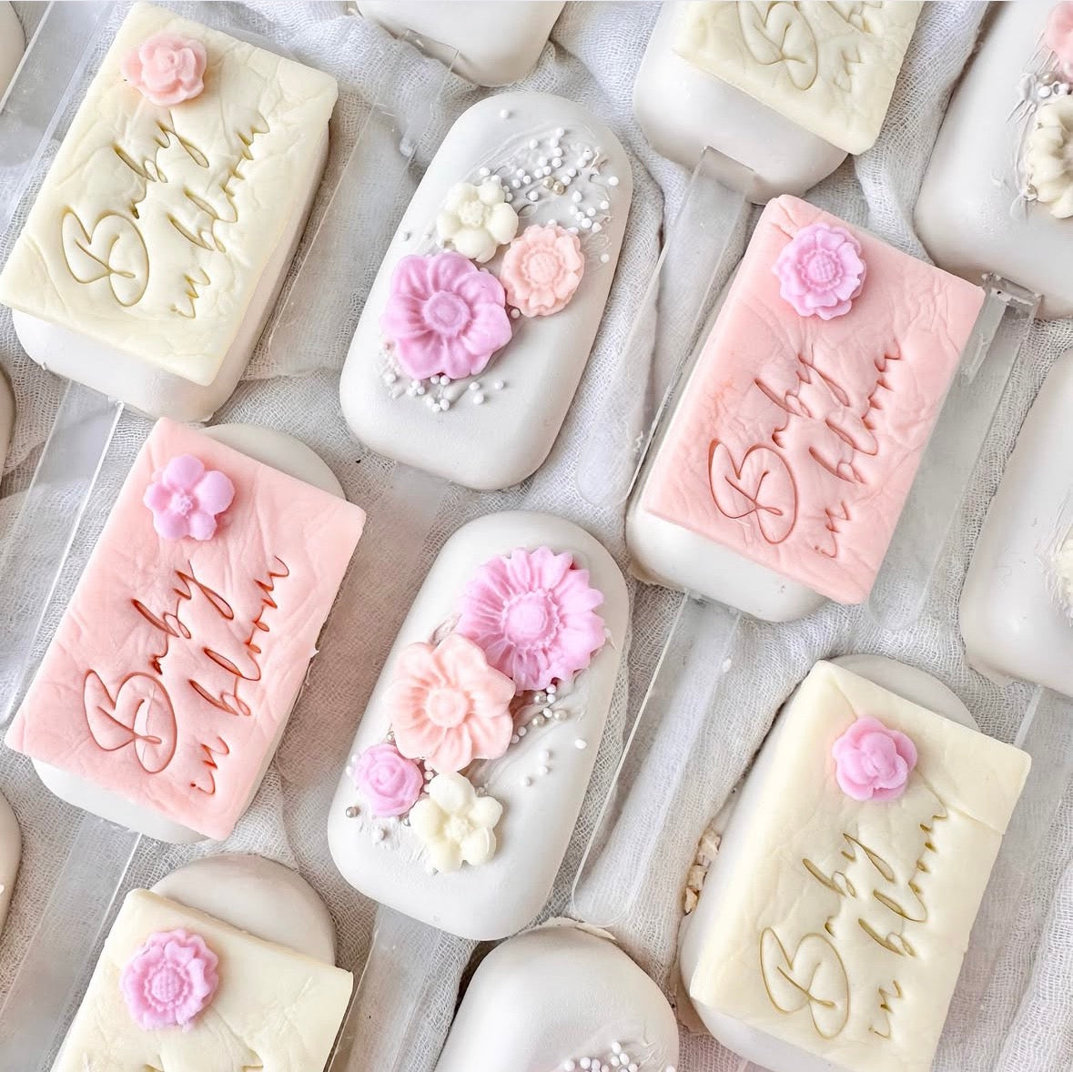Baby in bloom cakesicles