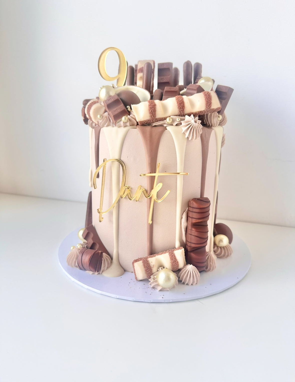 Kinder overload cake