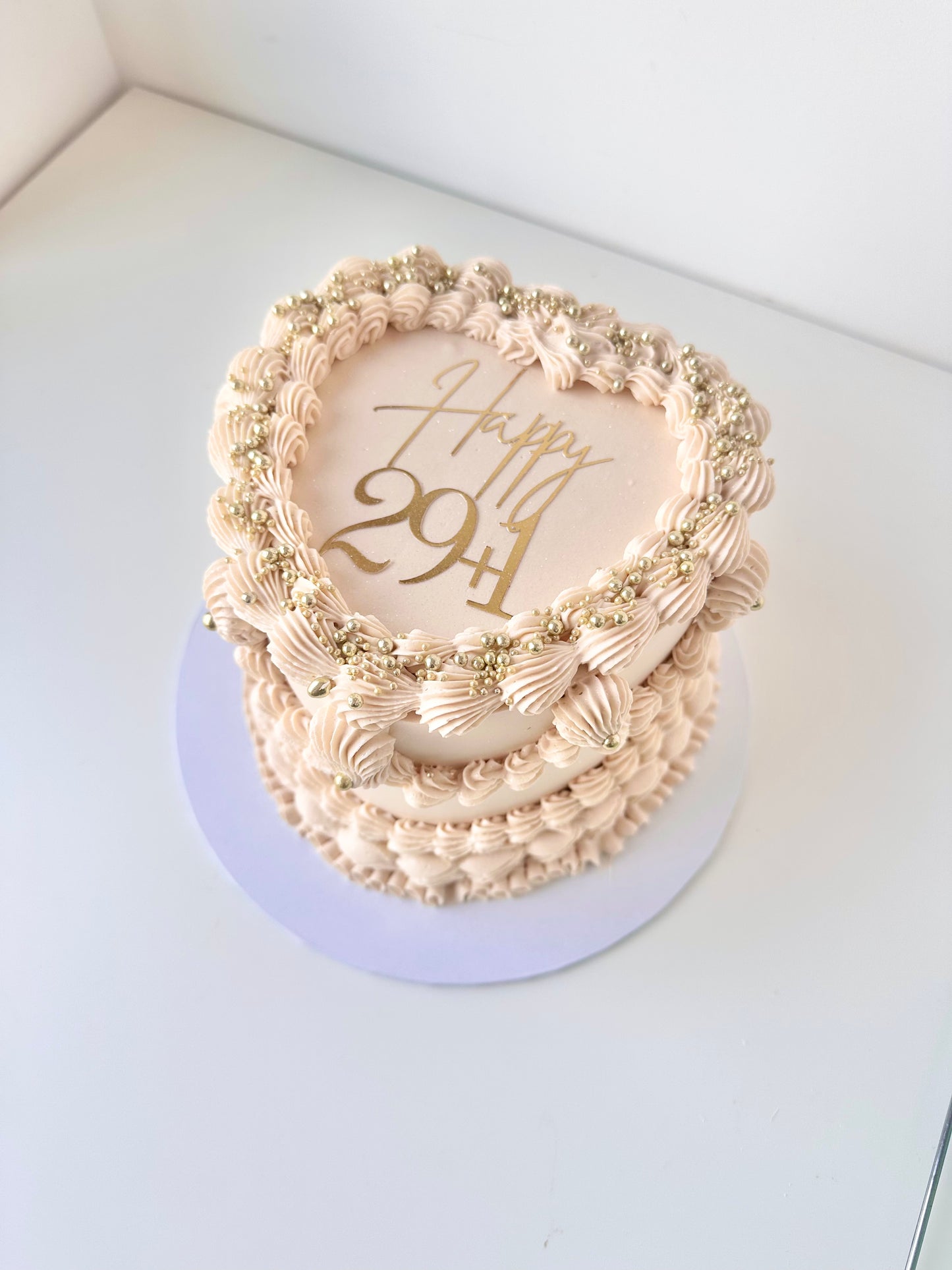 Retro Lambeth heart cake