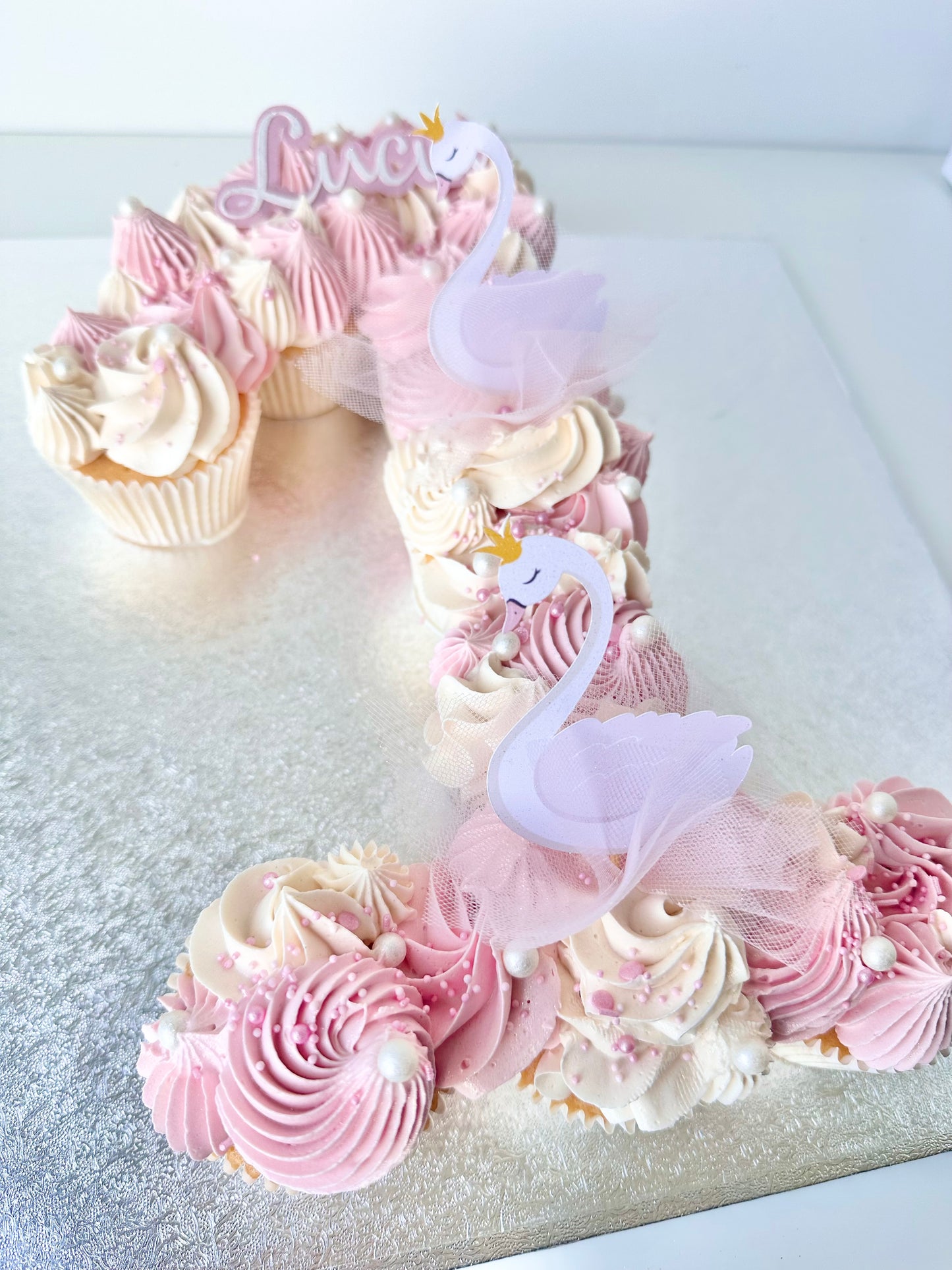 Pull apart cupcake cake