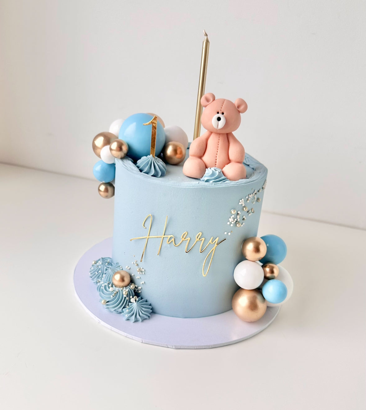 Teddy bear themed cake