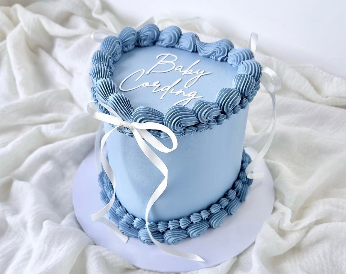 Bow heart cake