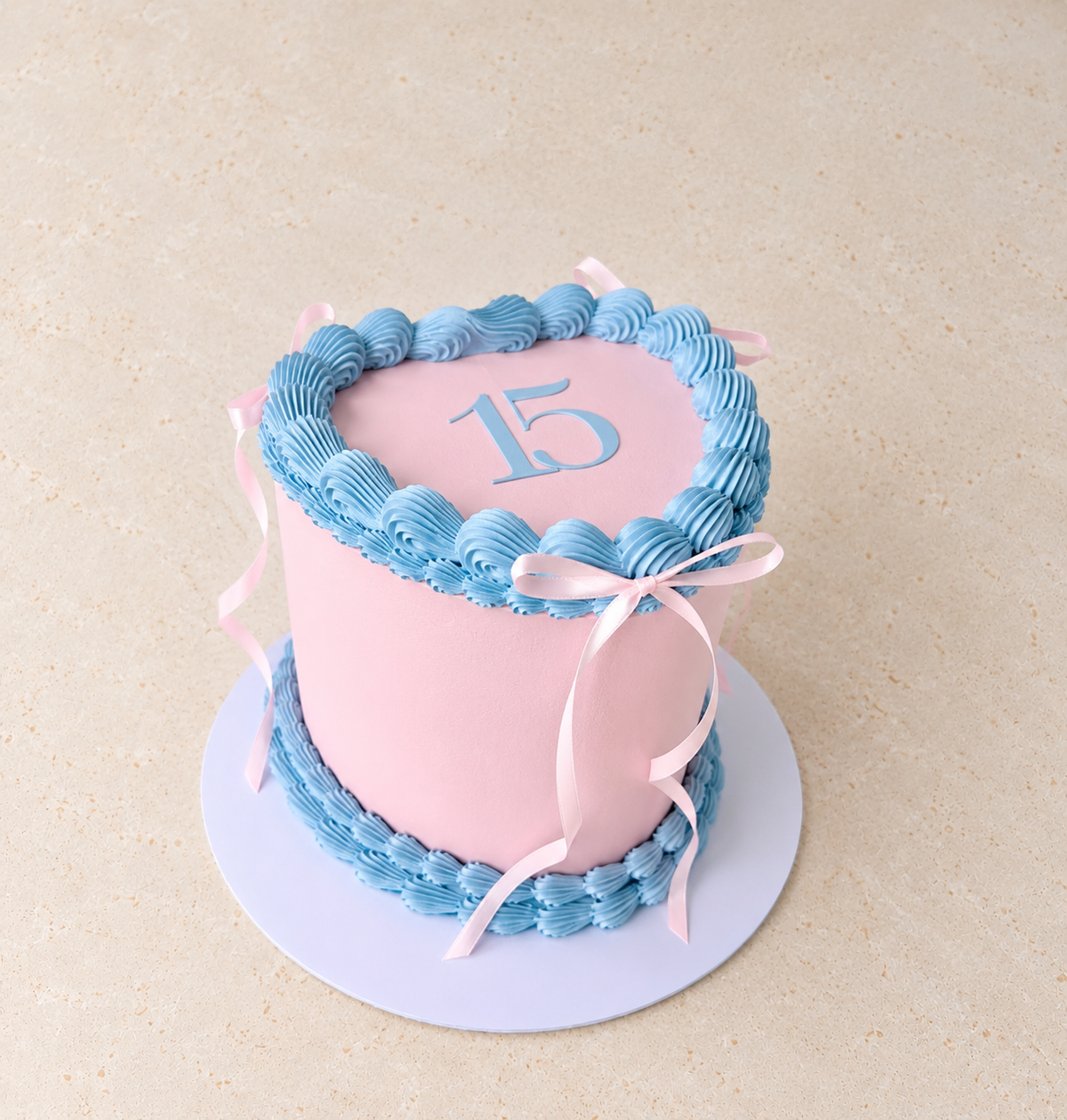 Classic bow heart cake