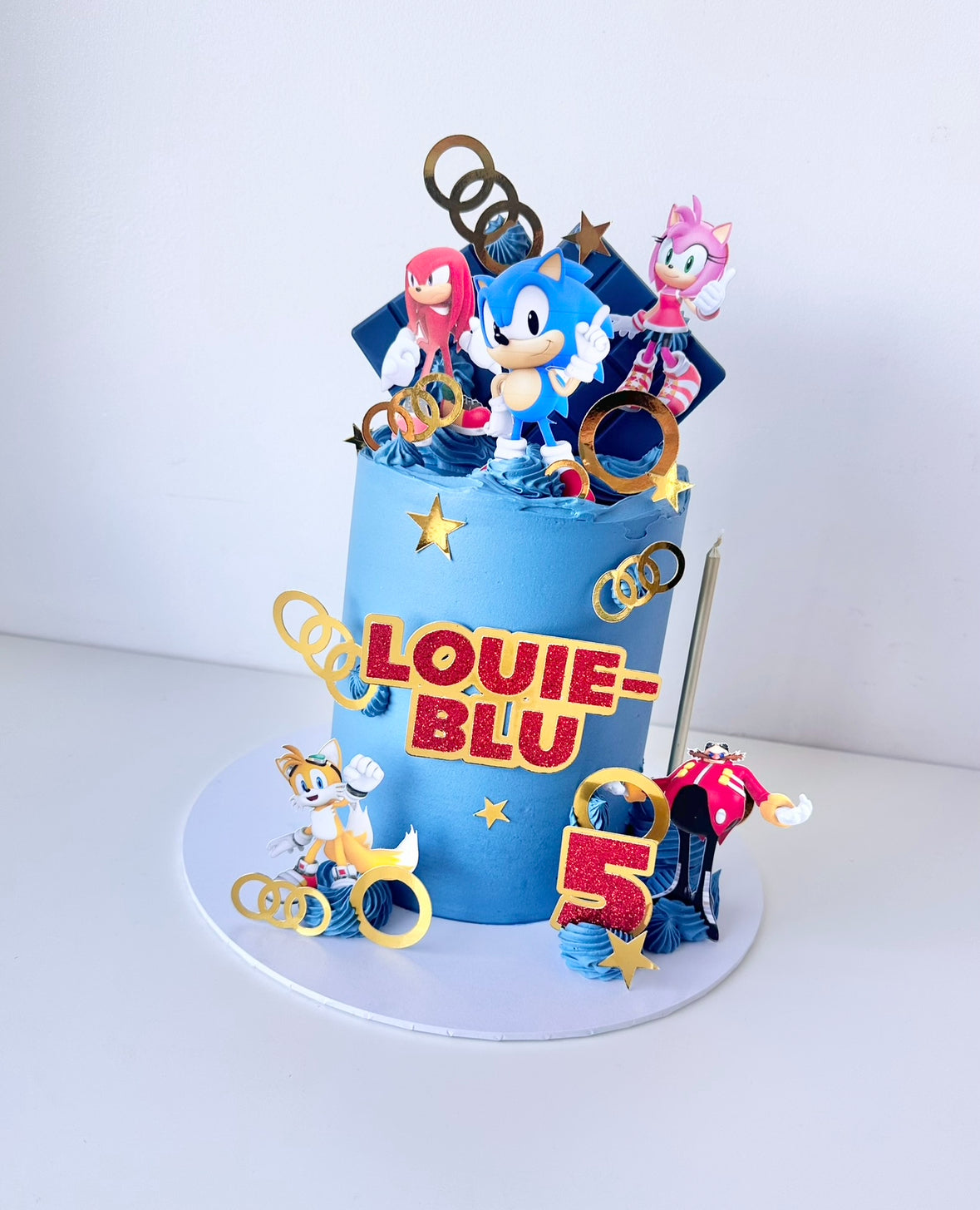 Sonic themed cake