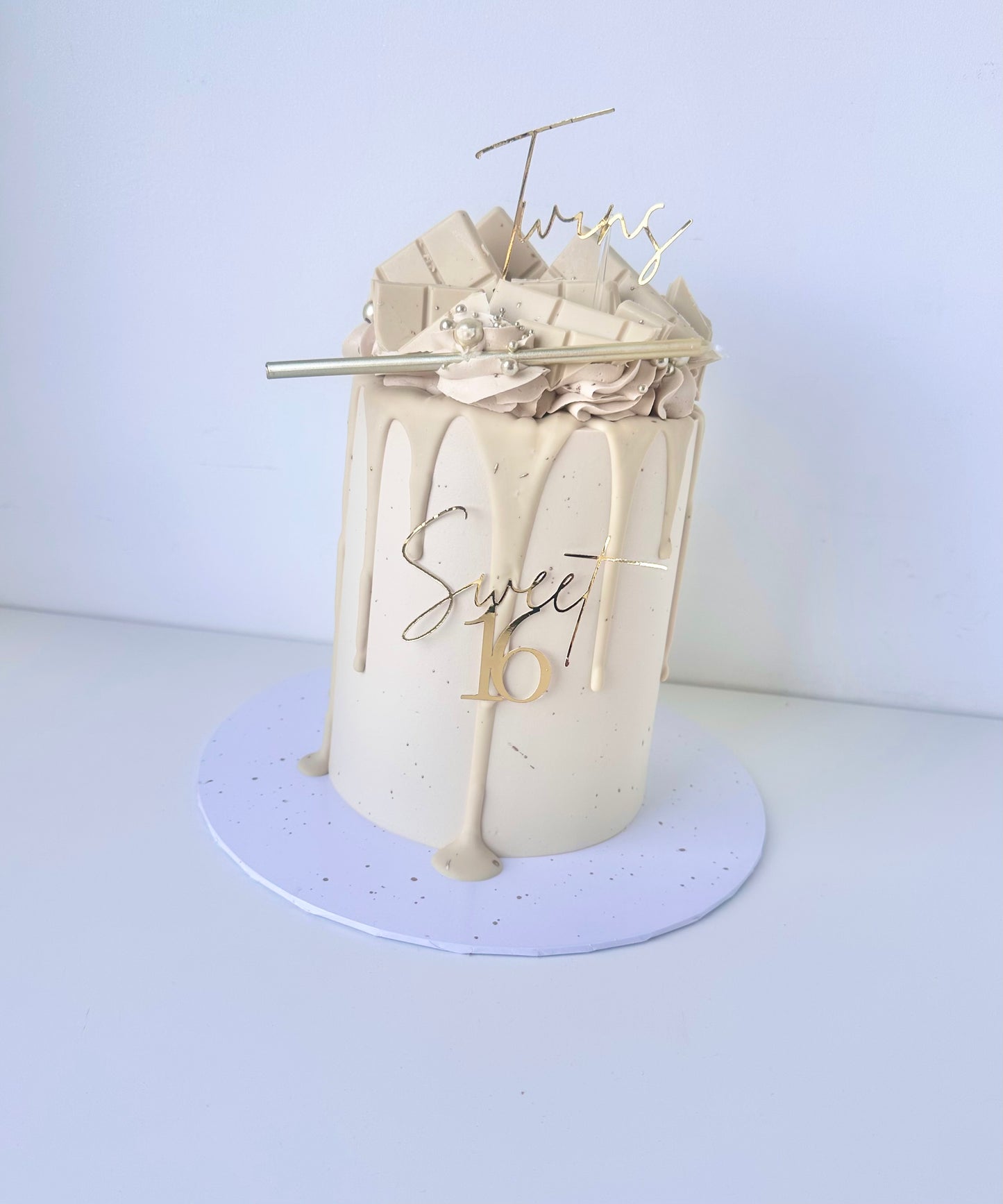 Chocolate drip cake