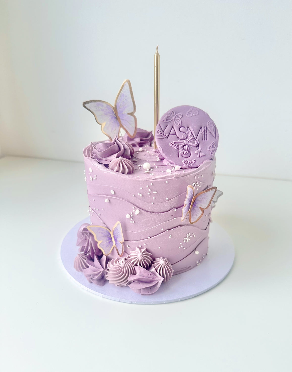 Butterfly themed didi cake
