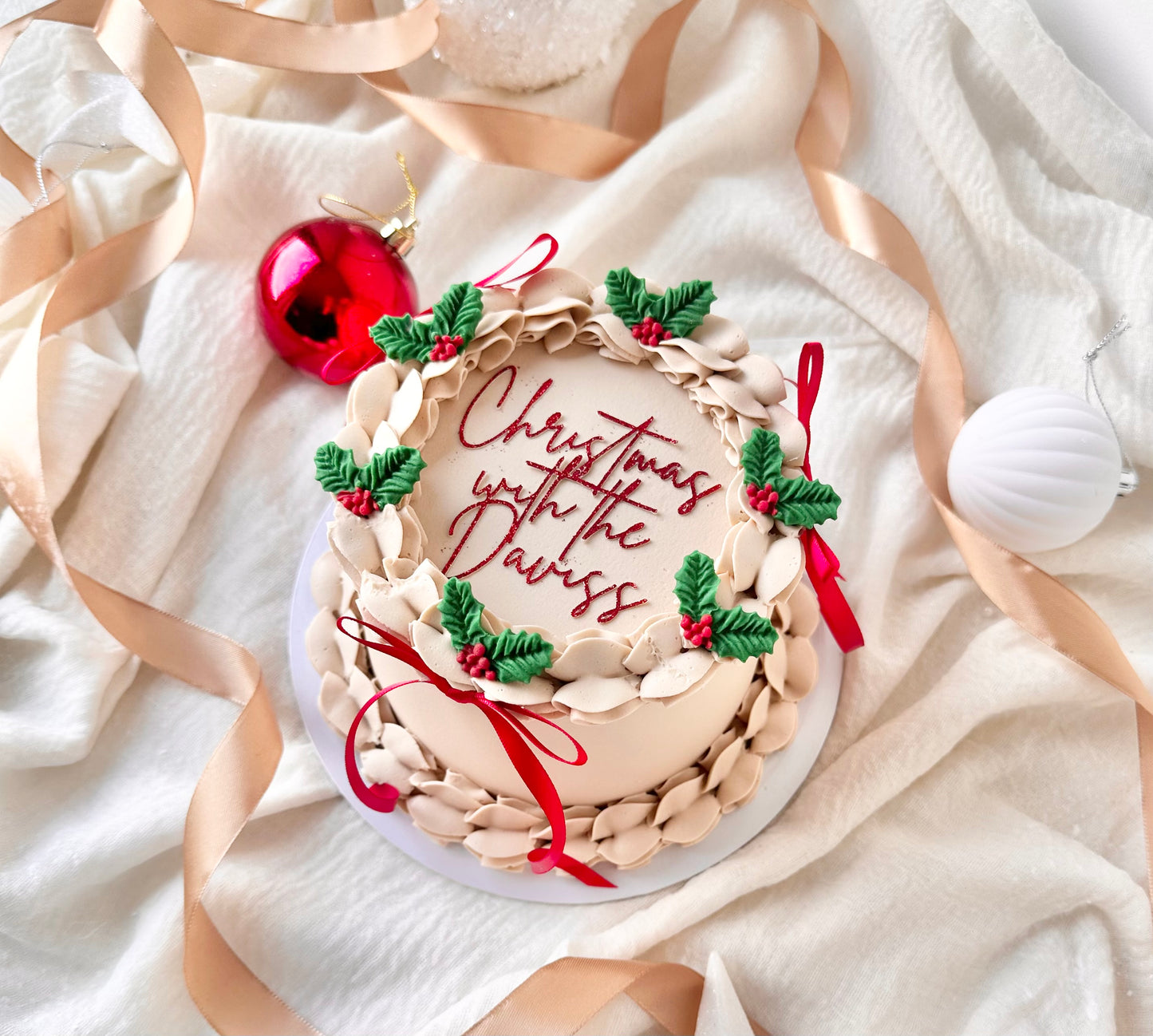 Mistletoe Christmas cake