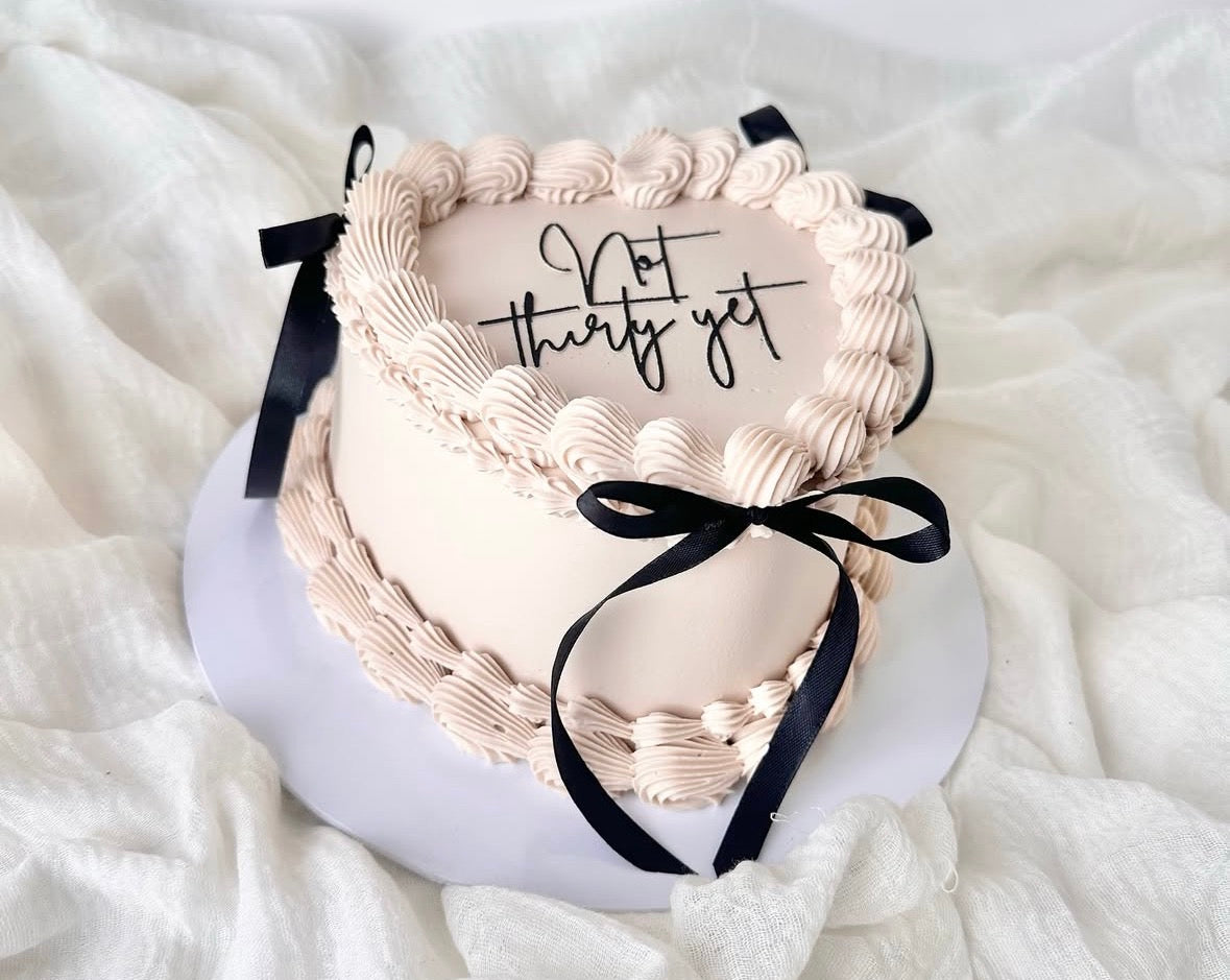 Mini heart bow cake
