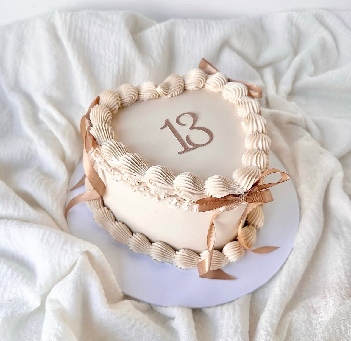 Mini heart bow cake