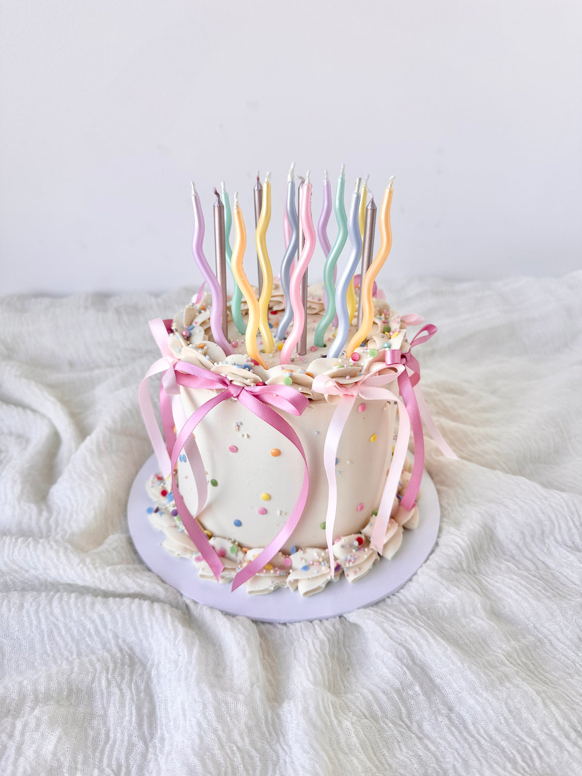 Bow and Sprinkles cake