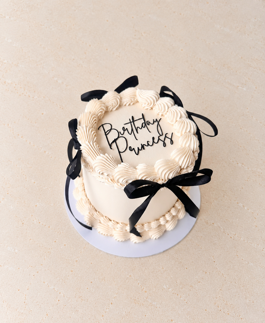 Bow cake