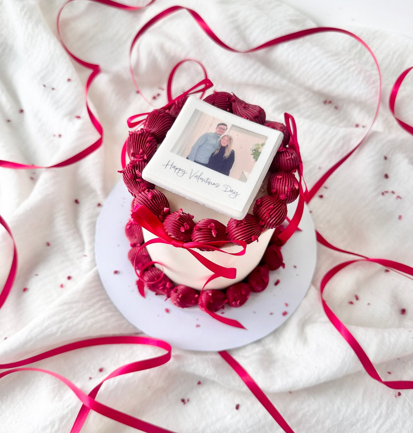 Valentines didi Polaroid cake
