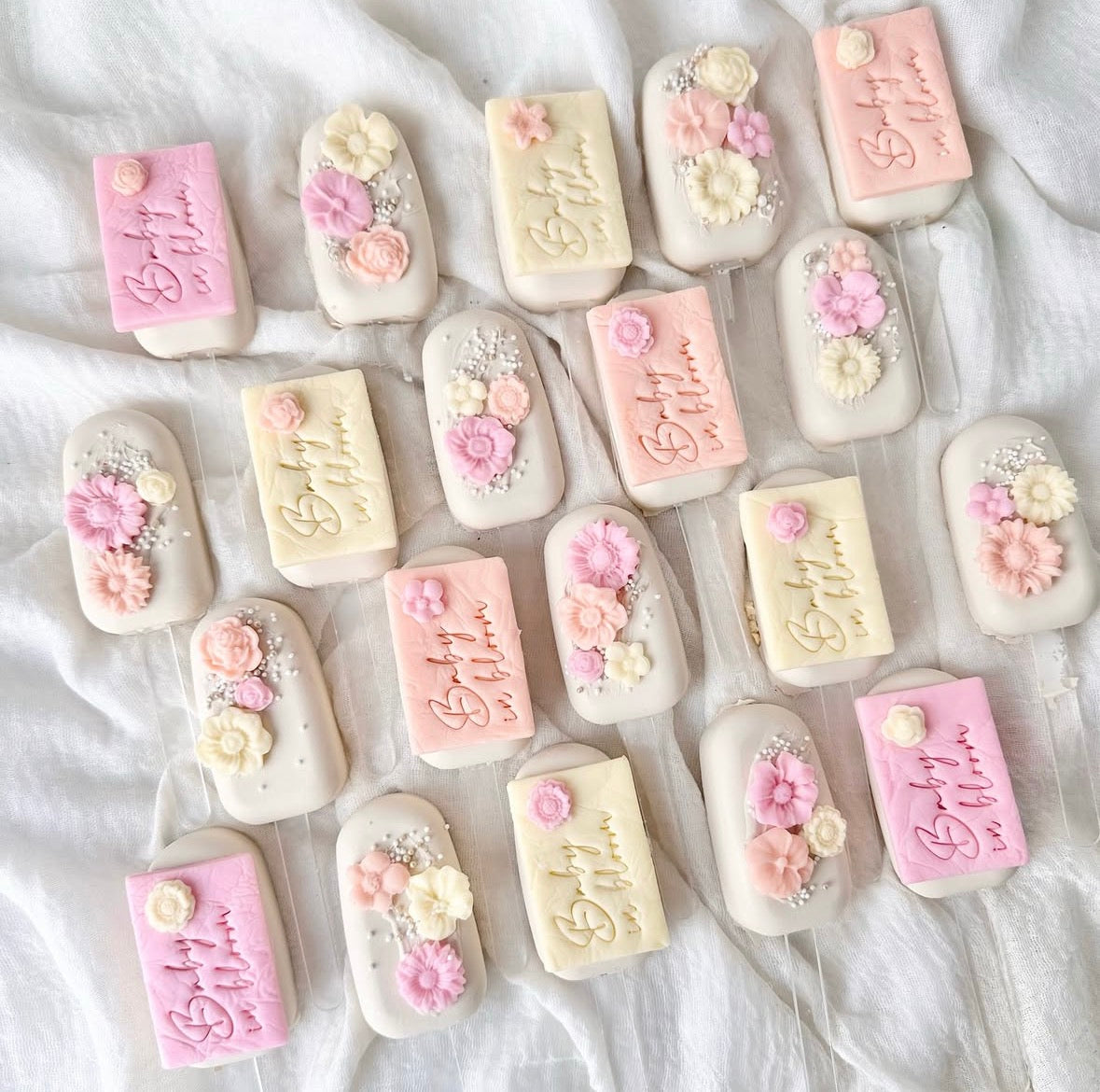Baby in bloom cakesicles