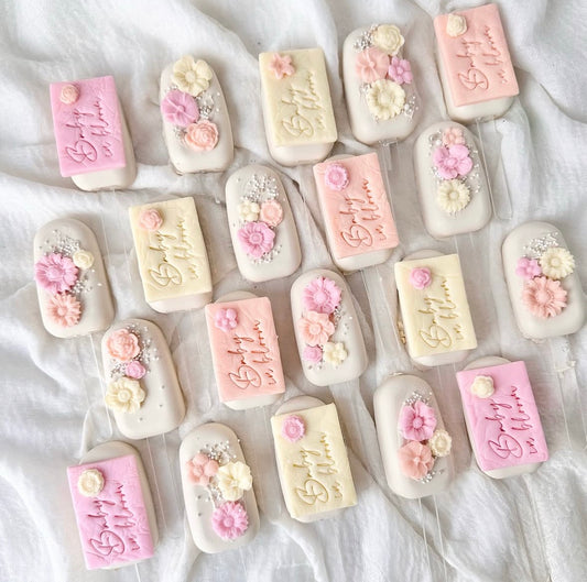 Baby in bloom cakesicles