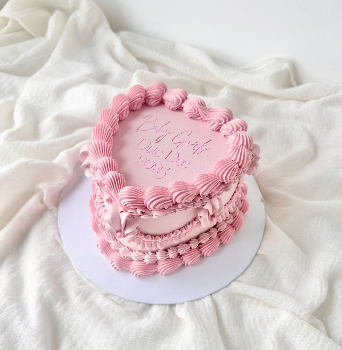 Vintage heart cake