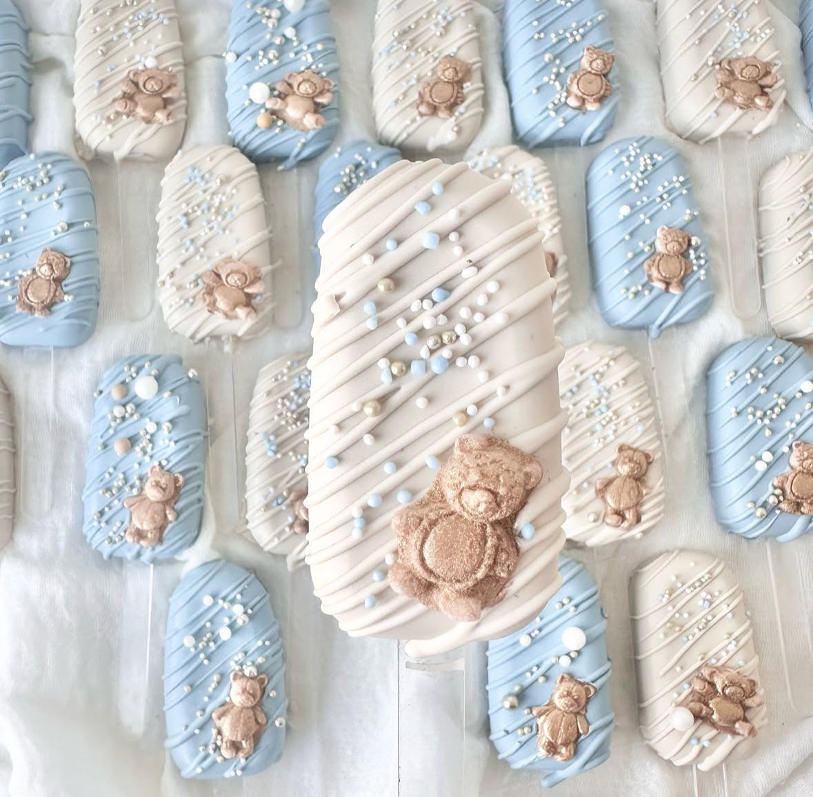 Teddy bear cakesicles