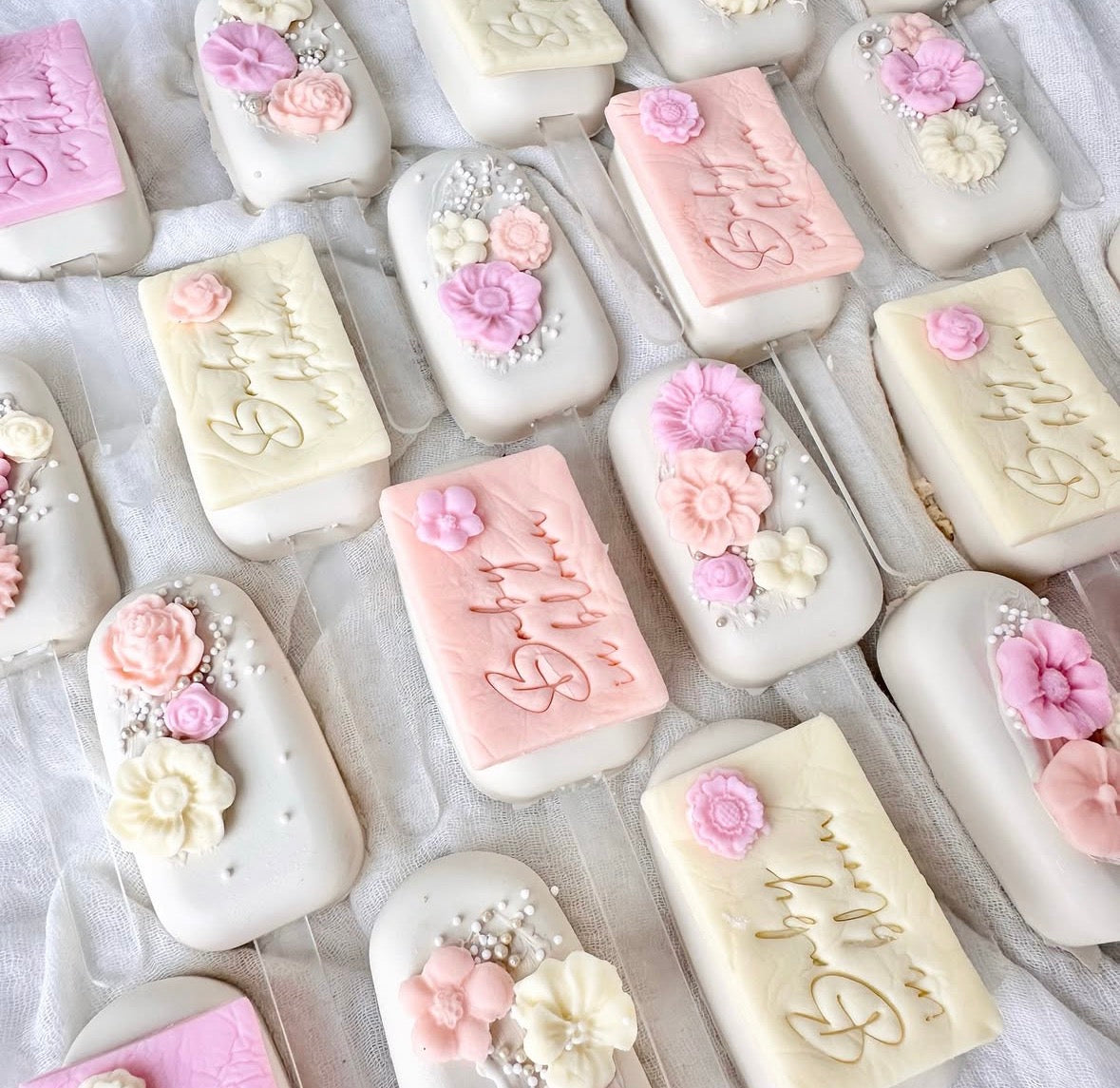 Baby in bloom cakesicles