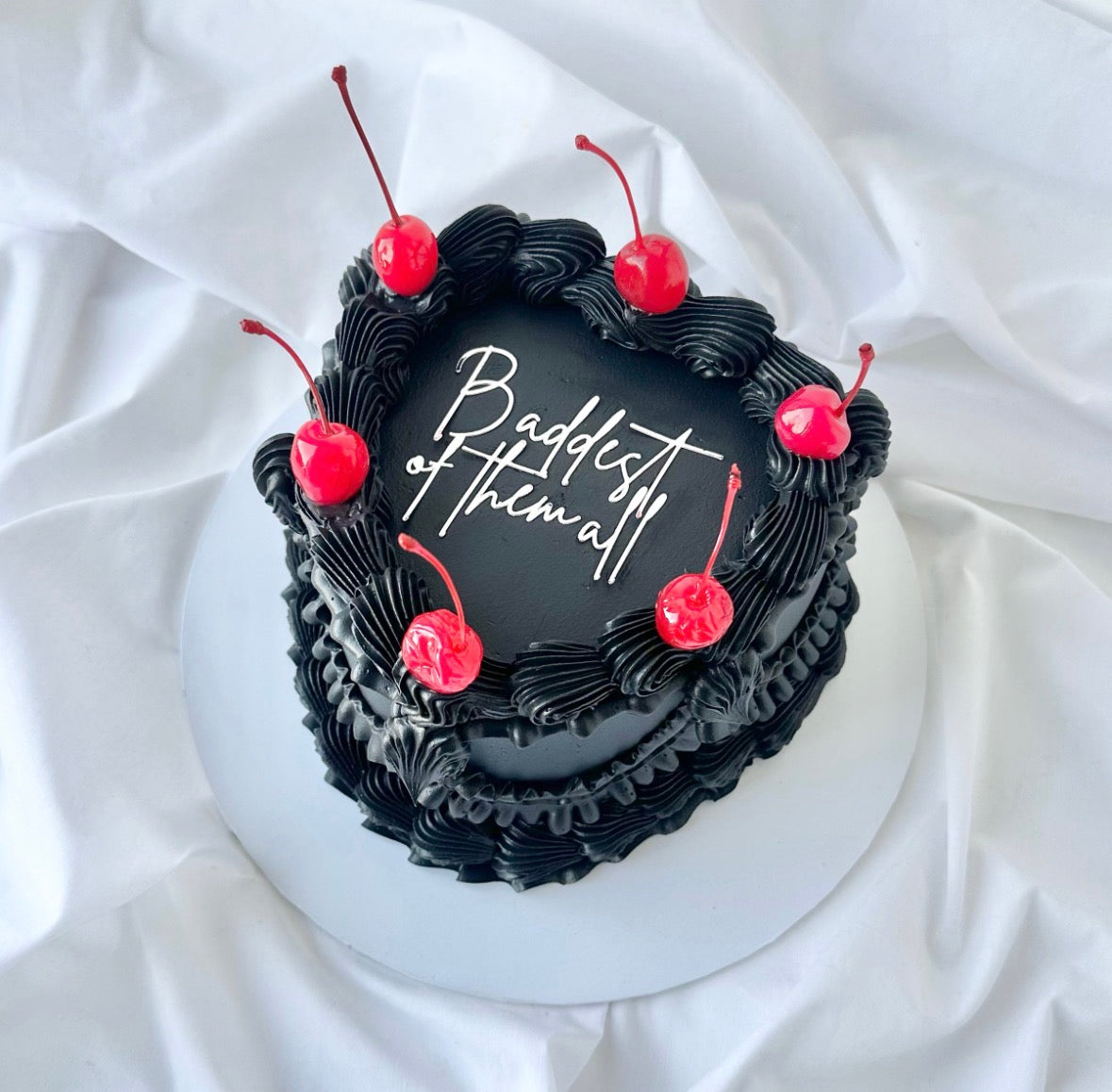 Vintage heart cake