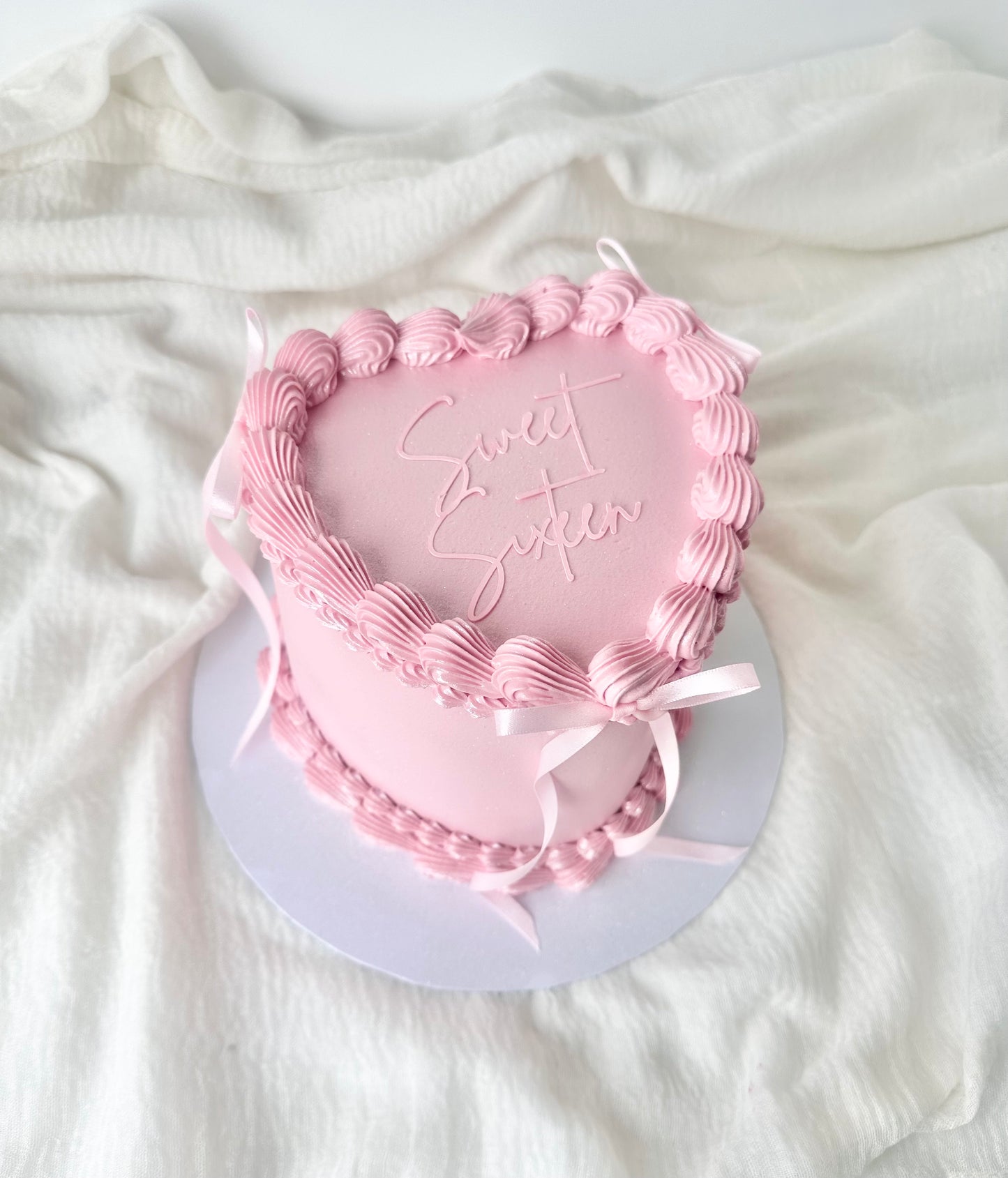 Lambeth heart cake