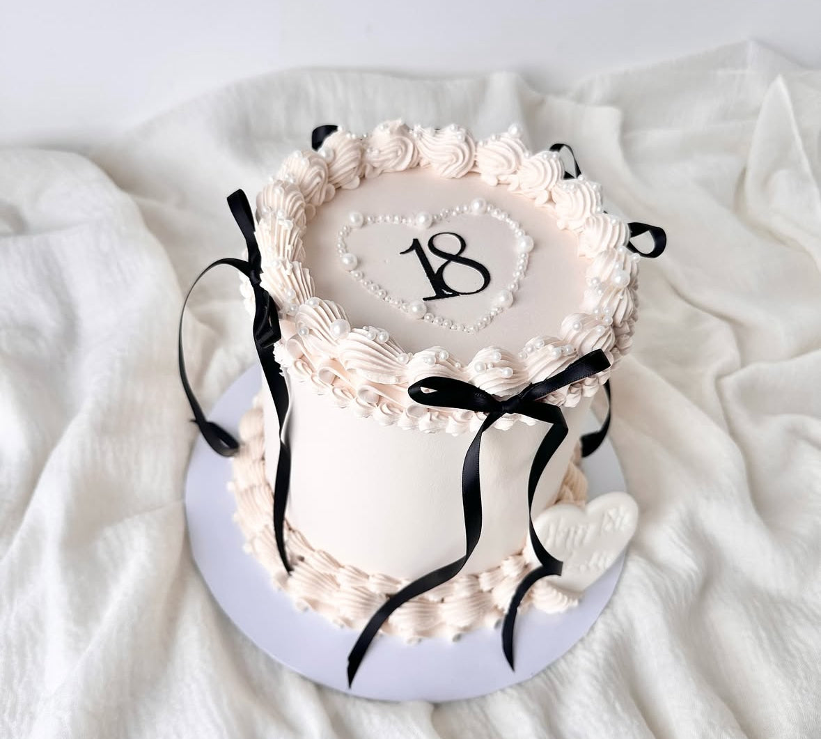 Round Pearl cake