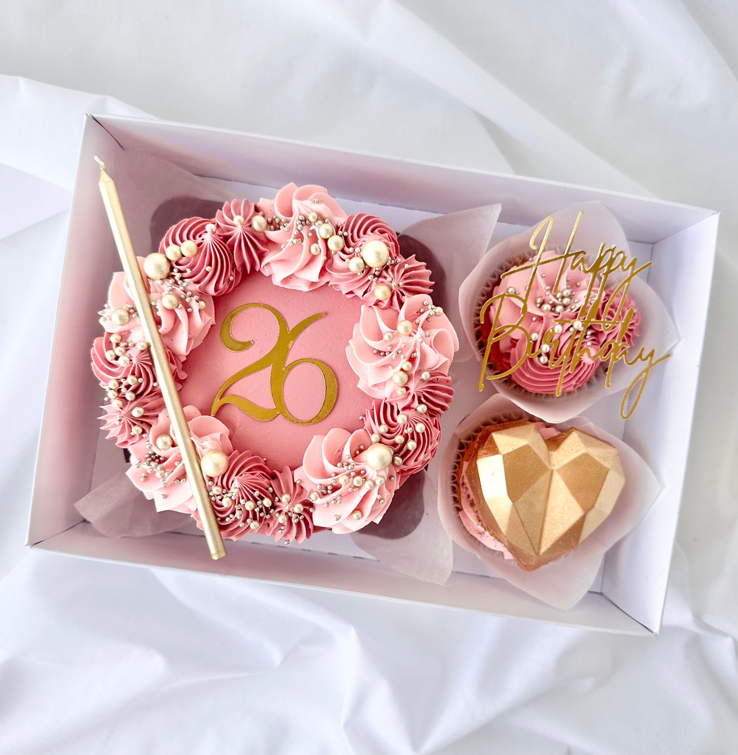 Bento box with 2 cupcakes