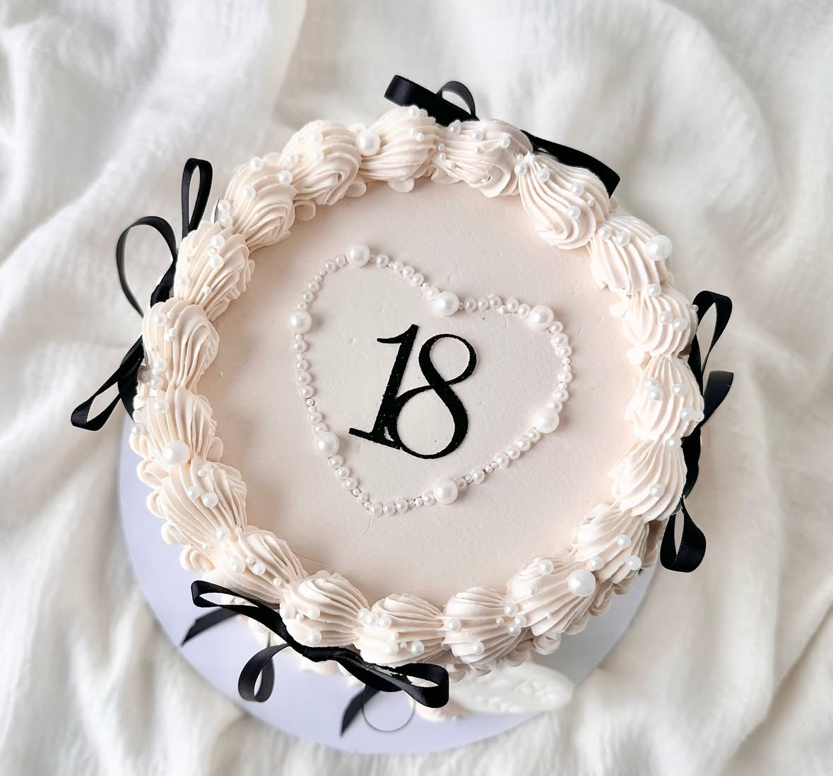 Round Pearl cake