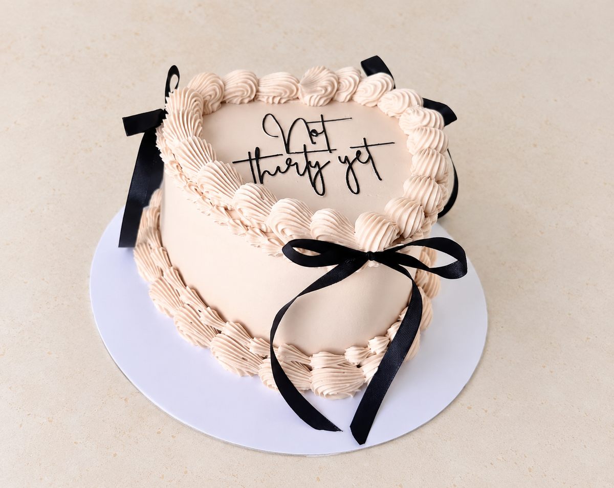 Mini heart bow cake