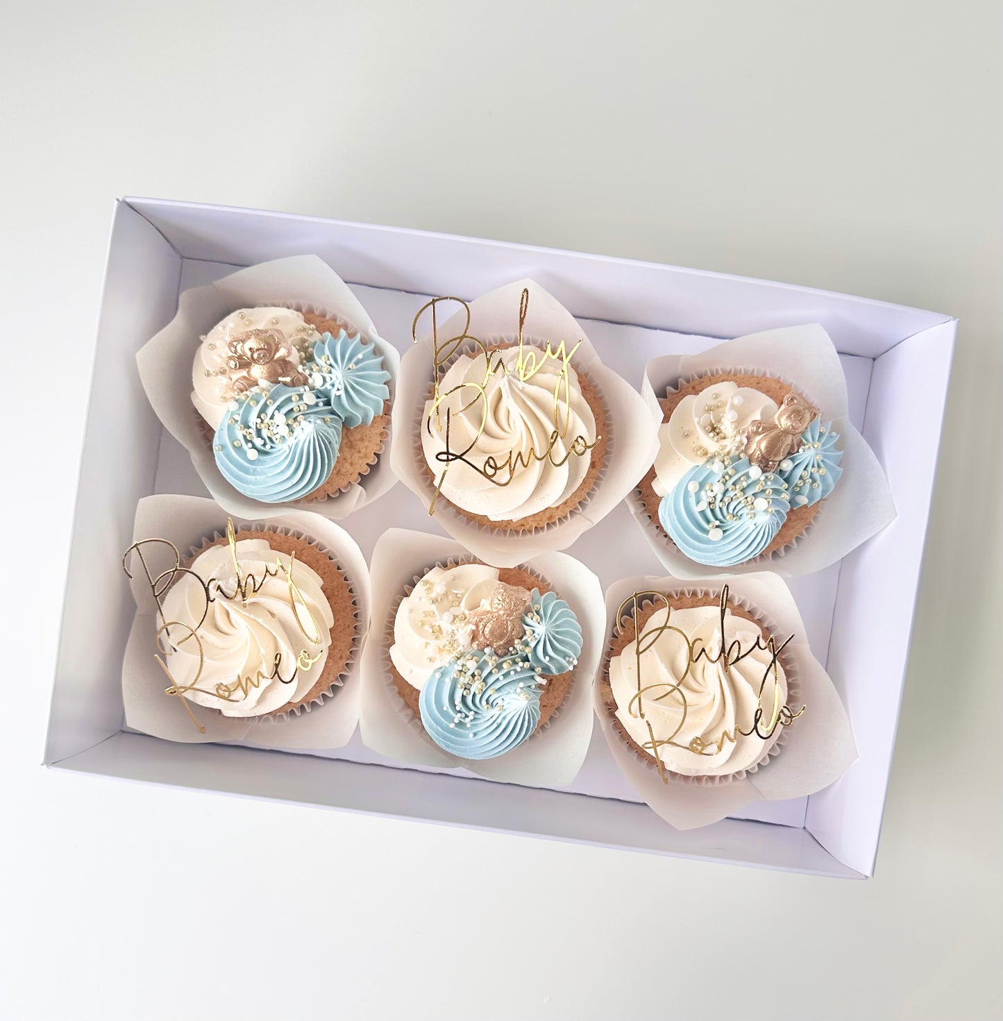 Cupcakes & Cakesicles bundle