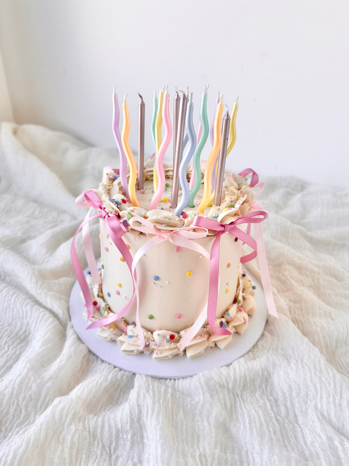 Bow and Sprinkles cake