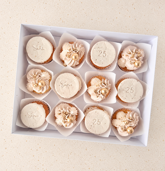 Cupcakes with fondant toppers