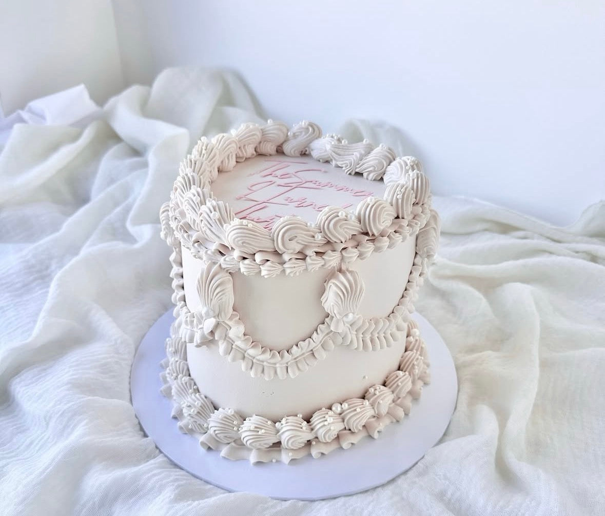 Vintage heart cake