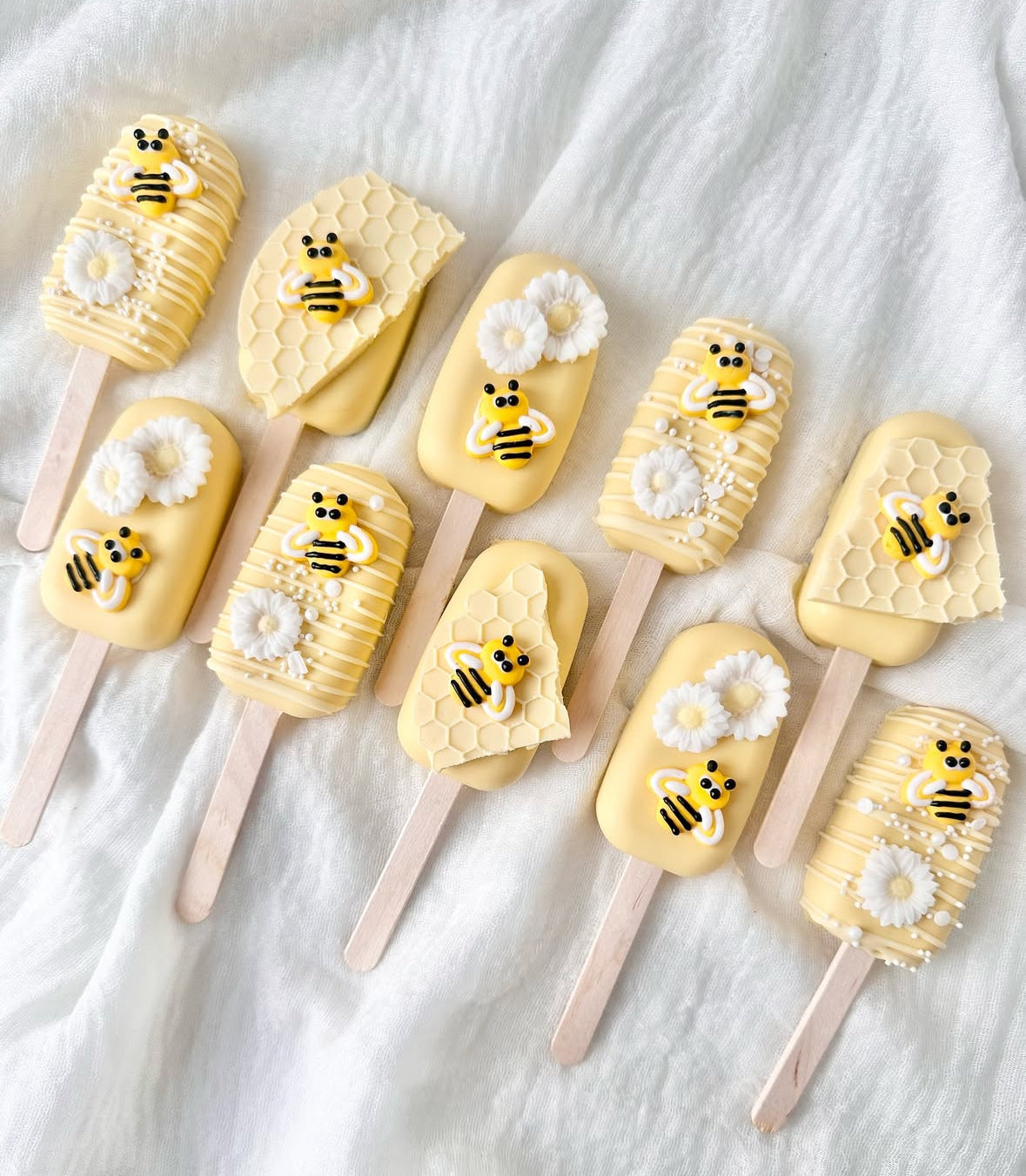 Bee themed cakesicles