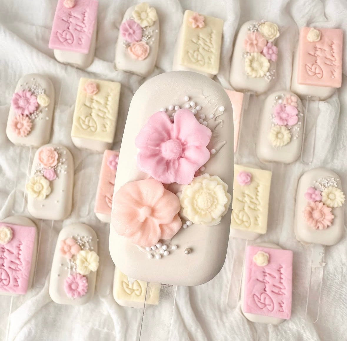 Baby in bloom cakesicles