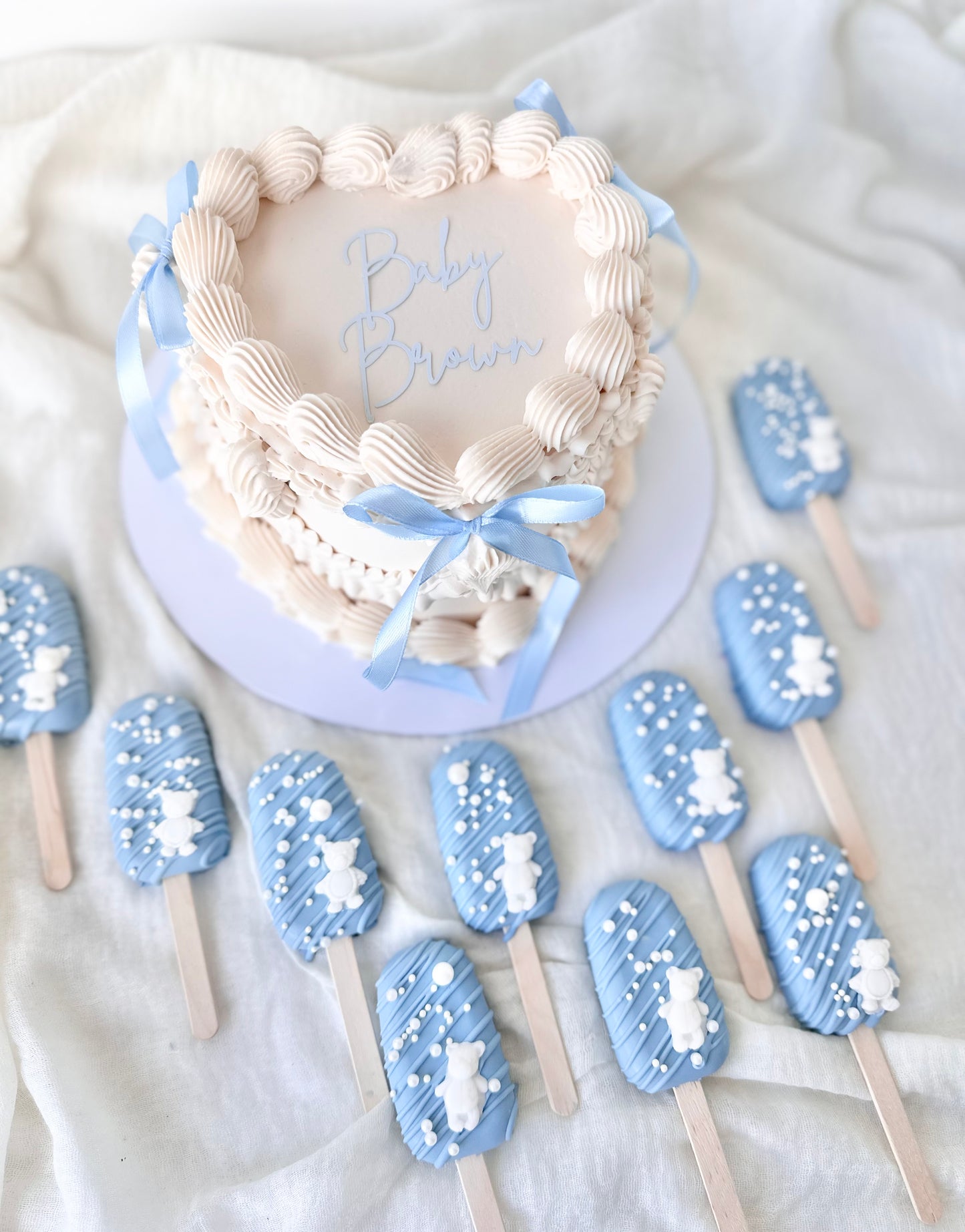 Heart cake, Cupcakes & Cakesicle set