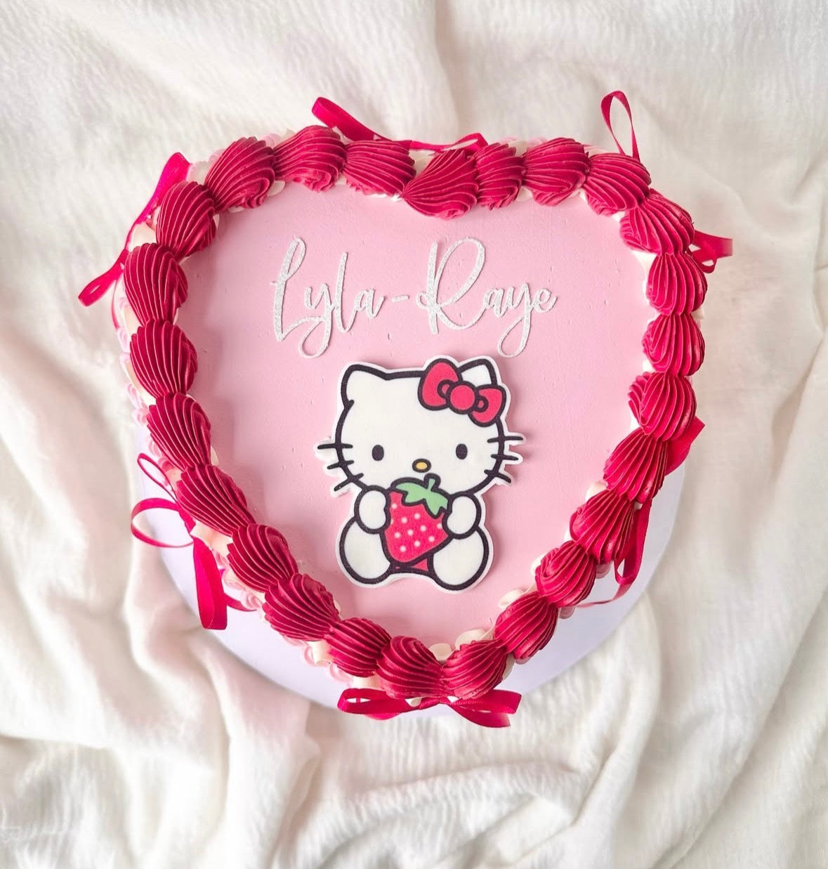 Hello Kitty heart cake