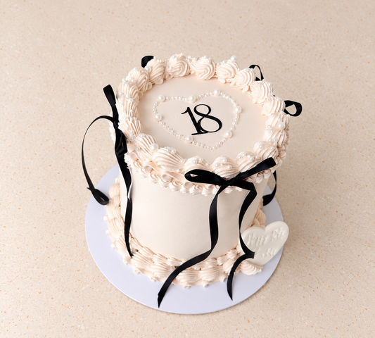 Vintage pearl cake
